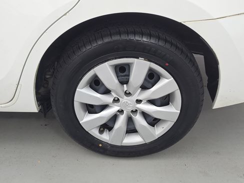 Used 2016 Toyota Corolla LE image 29