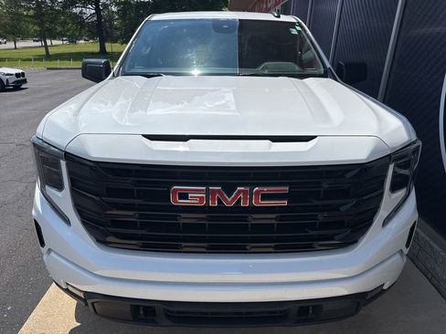 Used 2024 GMC Sierra 1500 Elevation AWD/4WD image 9