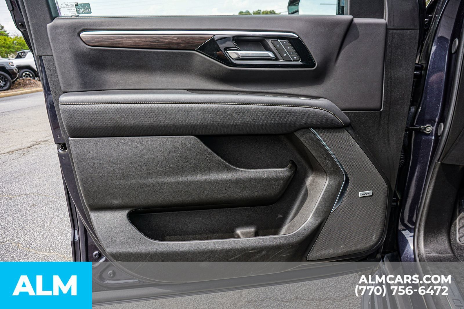 Used 2025 Chevrolet Suburban Premier AWD/4WD image 51