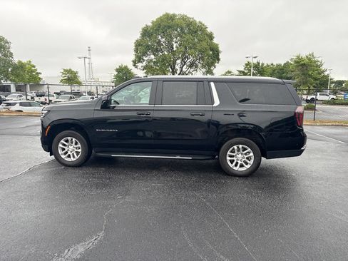 Used 2025 Chevrolet Suburban LT AWD/4WD image 7