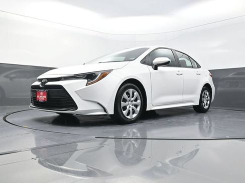 Certified 2024 Toyota Corolla LE FWD image 33