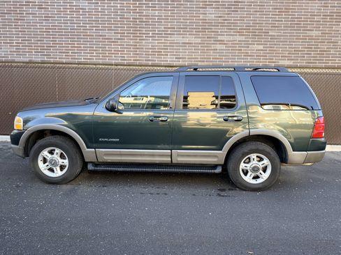 Used 2002 Ford Explorer XLT image 7