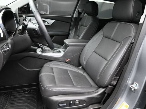 Used 2024 Chevrolet Blazer LT w/ Midnight/Sport Edition FWD image 2