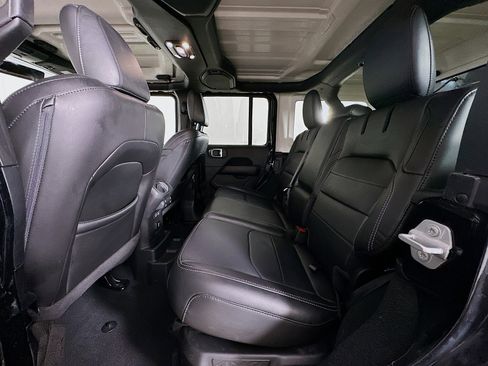 Used 2022 Jeep Wrangler Sahara w/ Cold Weather Group image 28