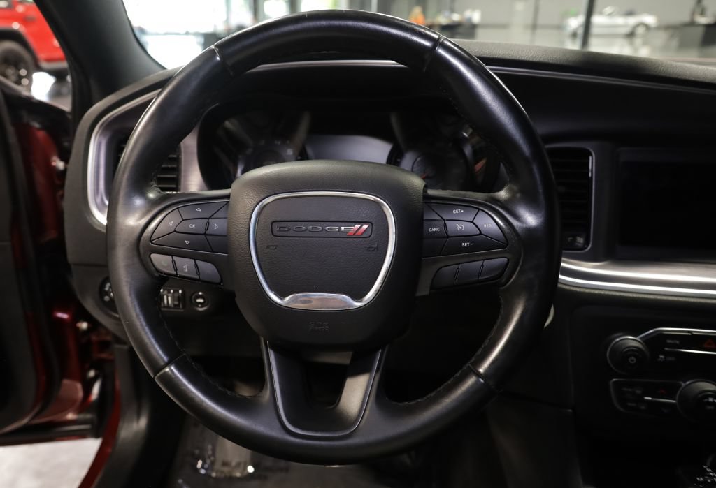 Used 2018 Dodge Charger SXT w/ Blacktop Package RWD image 24