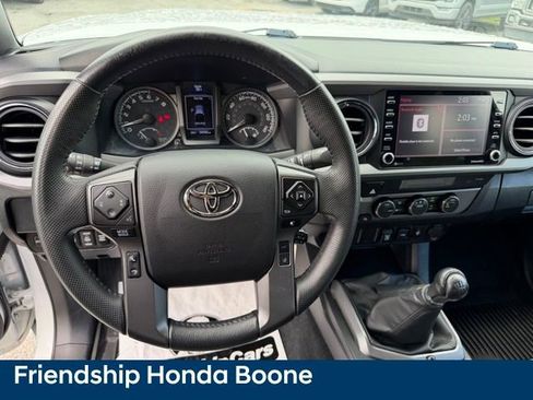 Used 2022 Toyota Tacoma TRD Off-Road AWD/4WD image 22