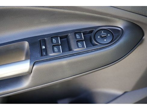 Used 2017 Ford C-MAX SE image 17