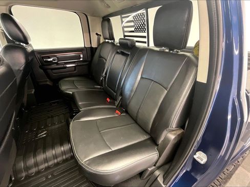 Used 2019 RAM 1500 Laramie AWD/4WD image 18