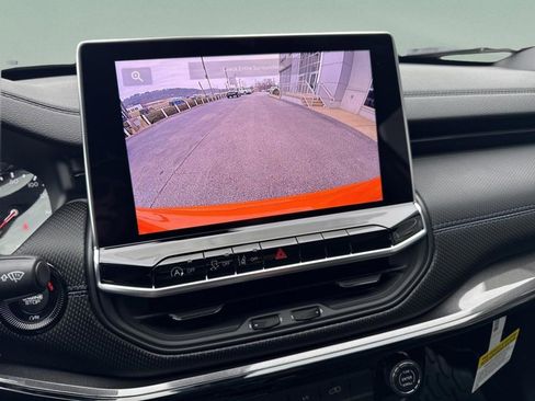 New 2026 Jeep Compass Latitude image 13