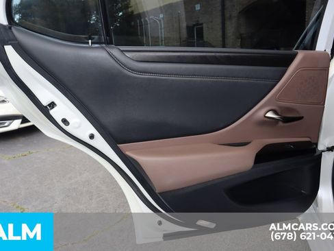 Used 2022 Lexus ES 300h w/ Premium Package image 22