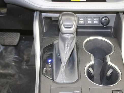 Used 2023 Toyota Highlander XLE image 39