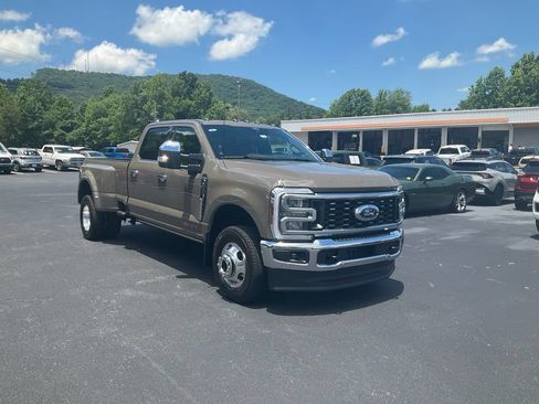 New 2026 Ford F350 King Ranch w/ Chrome Package AWD/4WD image 3