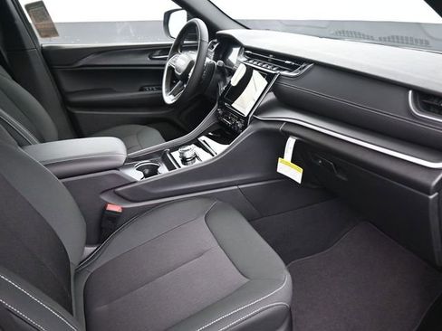 New 2026 Jeep Grand Cherokee Laredo X AWD/4WD image 21