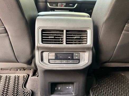Used 2024 Volkswagen Atlas SE FWD image 28