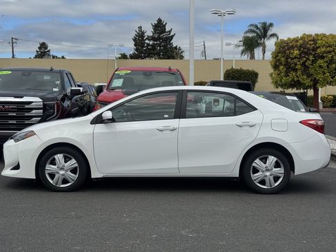 Used 2019 Toyota Corolla LE w/ Carpet Mat Package (TMS) FWD image 15