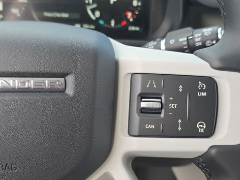 New 2026 Land Rover Defender 110 X-Dynamic SE image 19