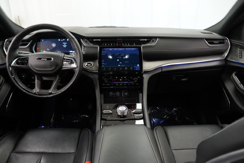 Certified 2025 Jeep Grand Cherokee Overland w/ Adv Protech Group III AWD/4WD image 2