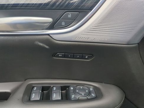 Used 2025 Cadillac XT6 Premium Luxury image 11