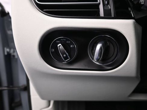 Certified 2025 Porsche Macan AWD/4WD image 25