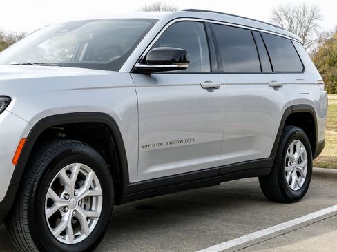 Used 2023 Jeep Grand Cherokee L Limited image 8