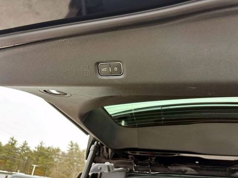 Used 2025 Ford Expedition Active image 15