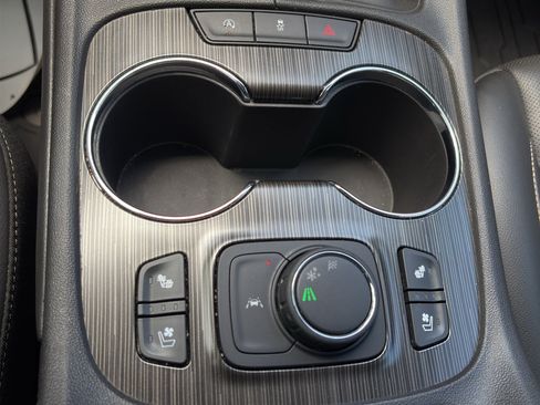 Used 2023 GMC Acadia SLT w/ Elevation Edition FWD image 27