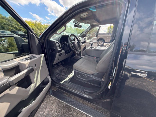 Used 2017 Ford F150 XLT w/ Equipment Group 302A Luxury AWD/4WD image 11
