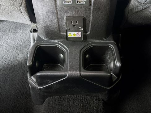 Used 2020 Jeep Wrangler Unlimited Sahara AWD/4WD image 25