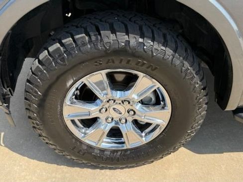 Used 2019 Ford F150 XLT w/ Equipment Group 302A Luxury AWD/4WD image 12