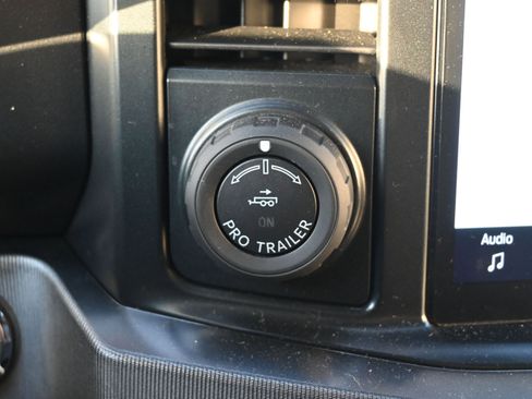 Used 2024 Ford F350 Platinum w/ FX4 Off-Road Package image 28