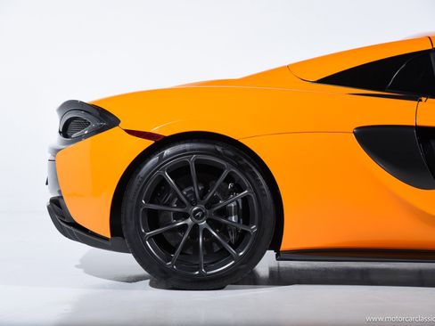 Used 2020 McLaren 570S Spider image 19