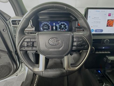 Used 2024 Toyota Tacoma TRD Sport AWD/4WD image 15