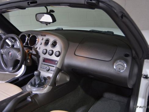 Used 2008 Pontiac Solstice Convertible w/ Premium Package image 16