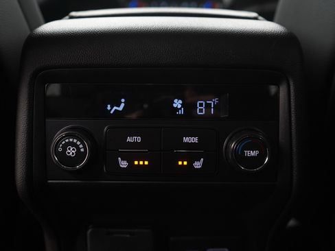 Used 2023 GMC Acadia SLT w/ Elevation Edition image 25