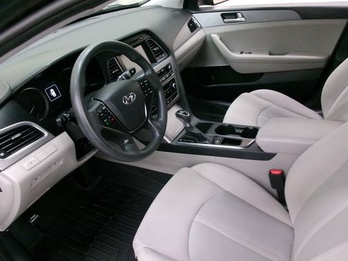 Used 2017 Hyundai Sonata SE FWD image 15