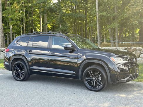 Used 2023 Volkswagen Atlas SEL R-Line AWD/4WD image 16