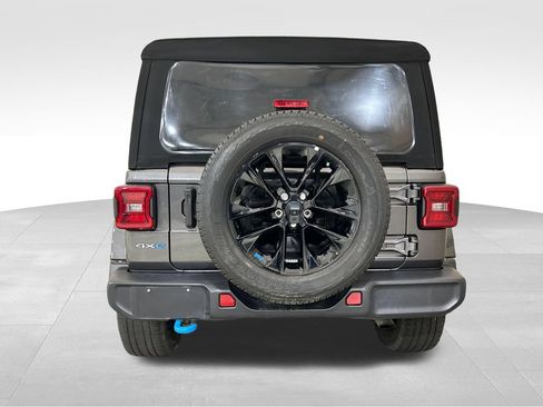 Used 2023 Jeep Wrangler Unlimited Sahara w/ Cold Weather Group AWD/4WD image 4