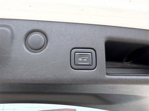 Used 2022 Chevrolet Equinox RS image 6