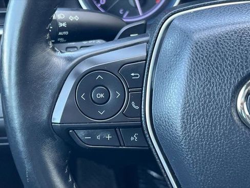 Certified 2018 Toyota Camry SE w/ Moonroof Package image 24