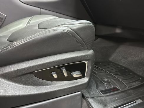 Used 2020 Cadillac Escalade Luxury image 23