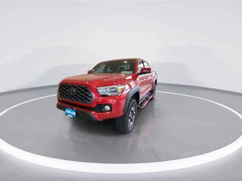 Certified 2021 Toyota Tacoma TRD Off-Road w/ Technology Package AWD/4WD image 4