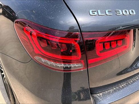 Used 2022 Mercedes-Benz GLC 300 4MATIC image 32