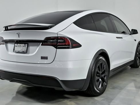 Used 2023 Tesla Model X Plaid image 11