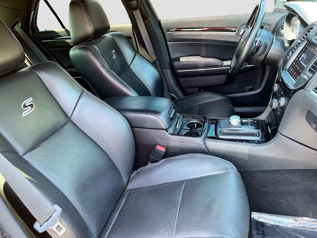Used 2022 Chrysler 300 S w/ Comfort Group RWD image 28