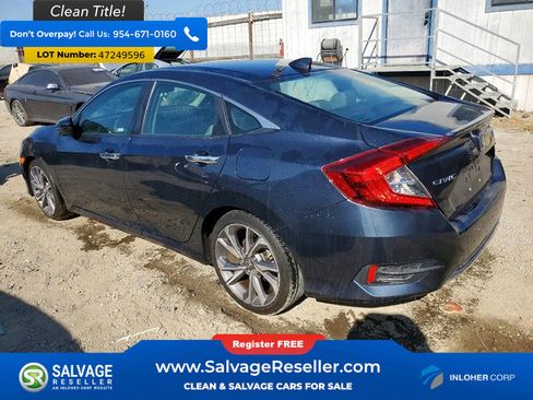 Used 2019 Honda Civic Touring image 3