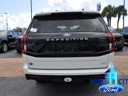 New 2027 Ford Expedition Max Active RWD image 4