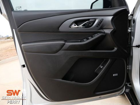 Used 2021 Chevrolet Traverse Premier w/ Redline Edition image 16