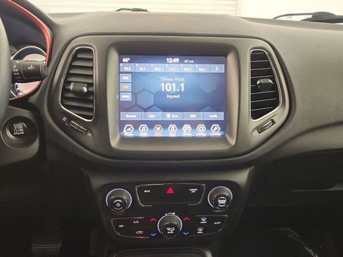 Used 2018 Jeep Compass Trailhawk w/ Cold Weather Group AWD/4WD image 13