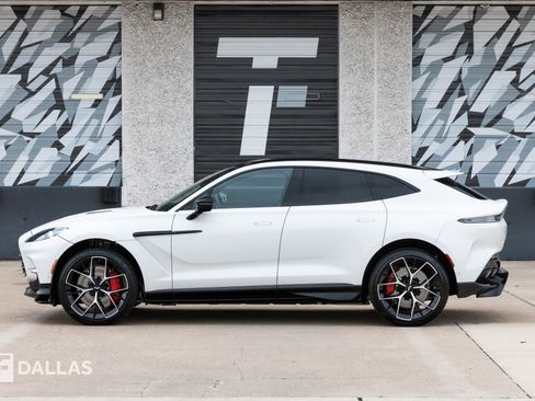 Used 2025 Aston Martin DBX 707 image 7