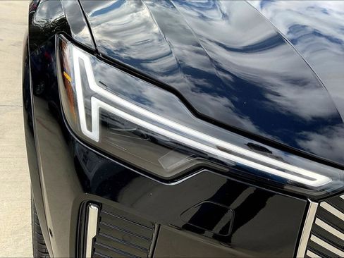 New 2026 Volvo XC90 B5 Ultra w/ Protection Package Premier image 36